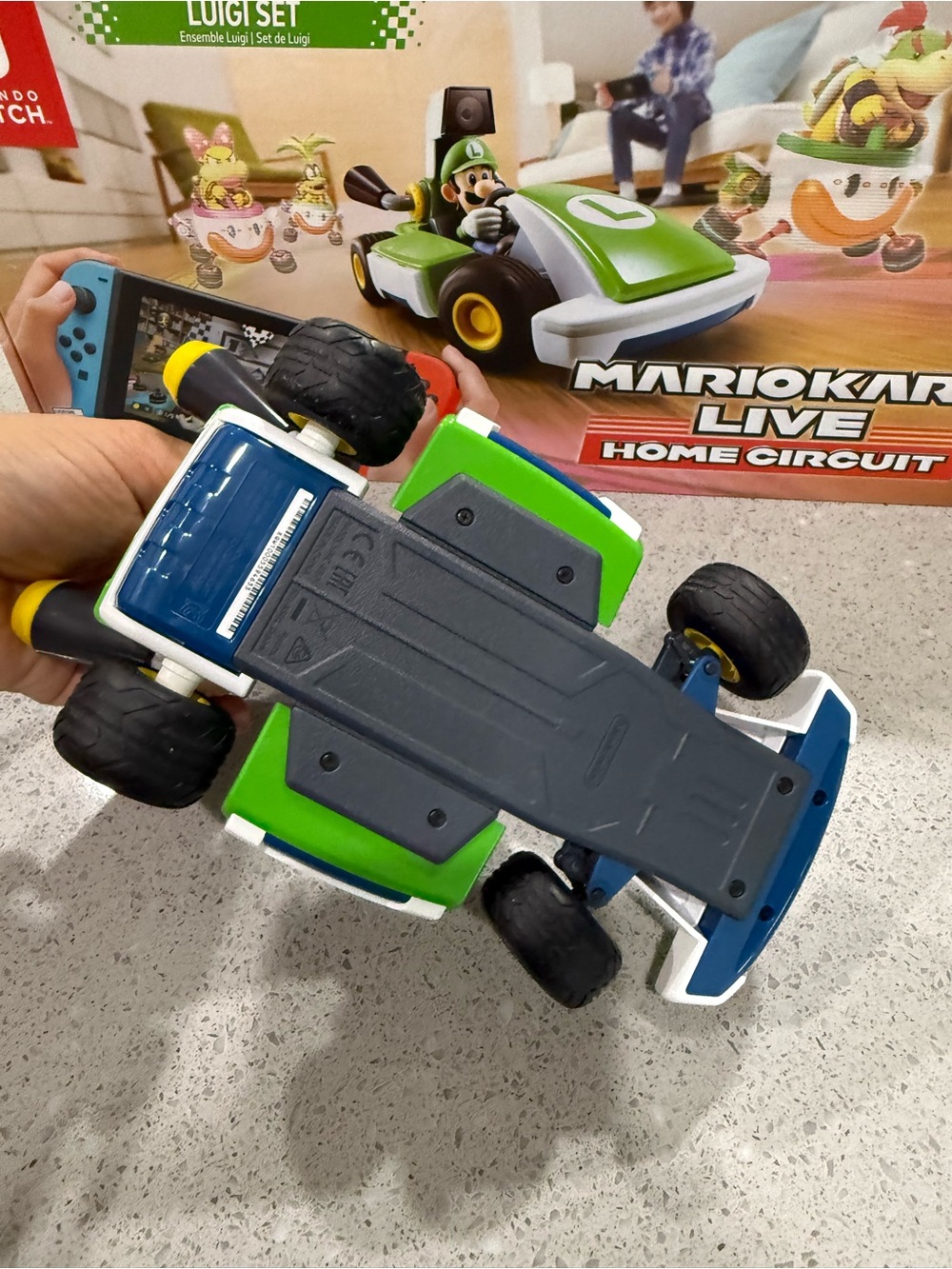 Nintendo Mario Kart Live: Home Circuit - Luigi Set (Green) - Picture 5 of 14
